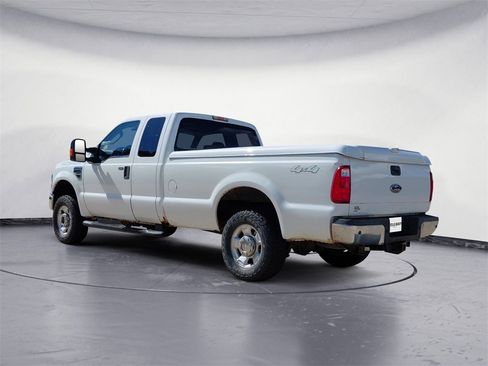 Used 2010 Ford F250 XLT image 3