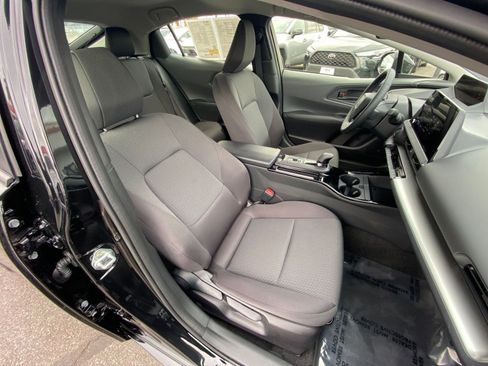 Used 2025 Toyota Prius LE image 27