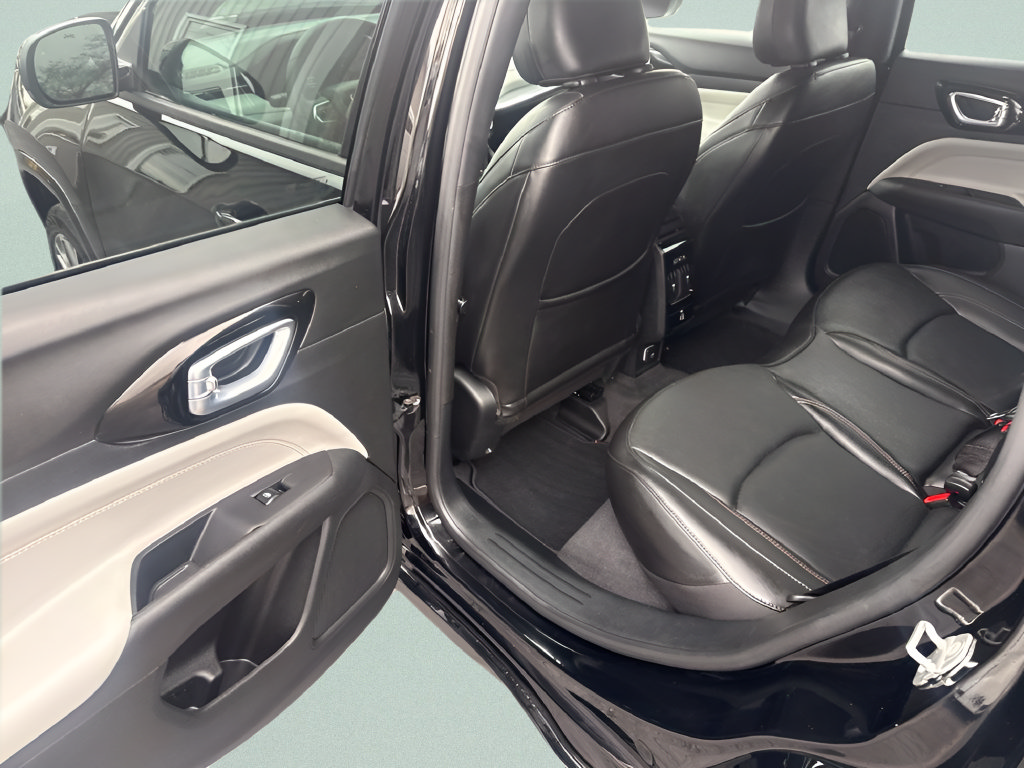 Used 2023 Jeep Compass Limited w/ Elite Group AWD/4WD image 9