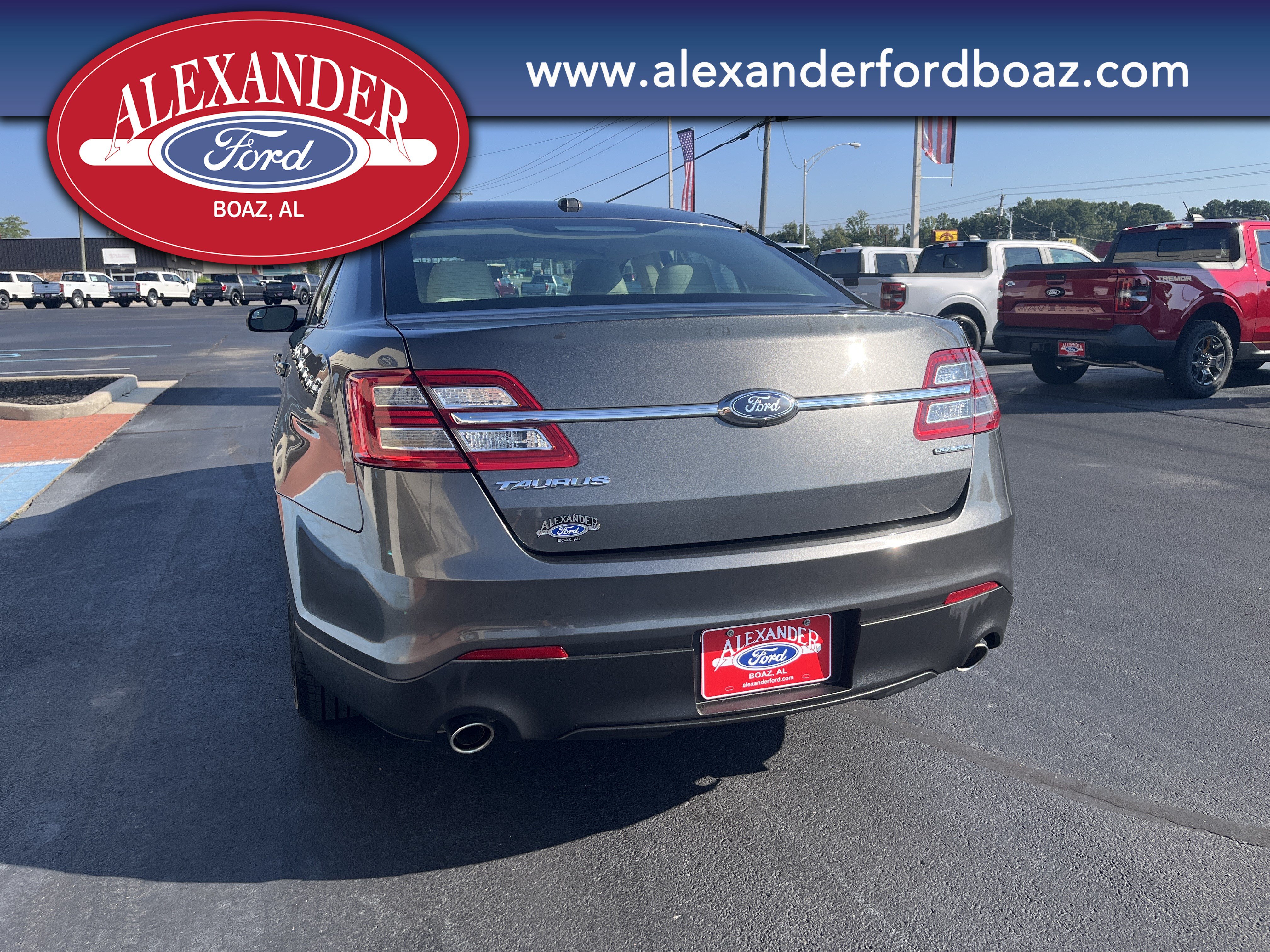 Used 2018 Ford Taurus SE FWD image 6