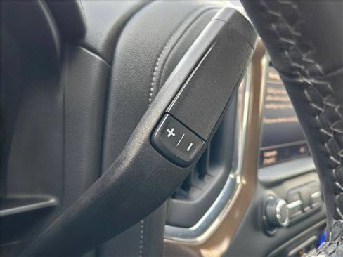 Used 2021 Chevrolet Silverado 1500 High Country w/ Technology Package AWD/4WD image 12