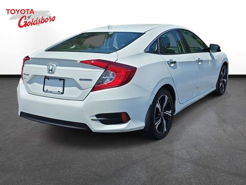 Used 2017 Honda Civic Touring image 5
