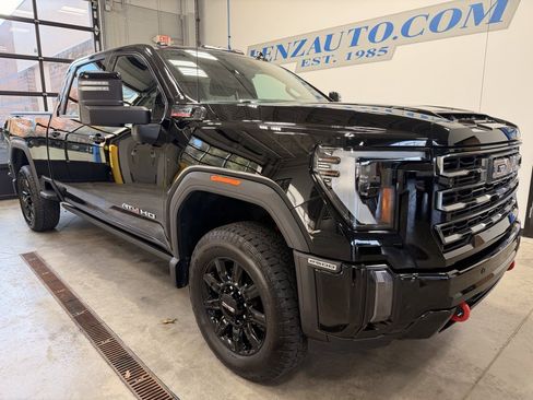 Used 2024 GMC Sierra 2500 AT4 w/ AT4 Premium Plus Package image 2