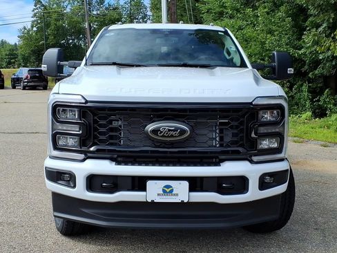 New 2026 Ford F250 XLT w/ XLT Premium Package AWD/4WD image 3