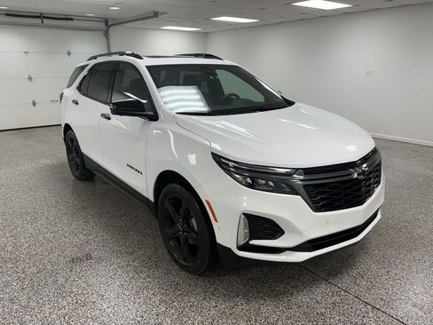 Used 2023 Chevrolet Equinox Premier AWD/4WD image 2