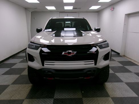 New 2026 Chevrolet Colorado ZR2 w/ Technology Package AWD/4WD image 16