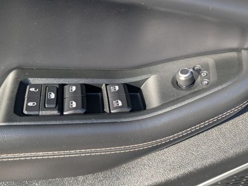 Used 2021 Jeep Grand Cherokee L Laredo image 17