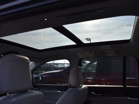 Used 2022 Jeep Grand Cherokee Overland AWD/4WD image 17
