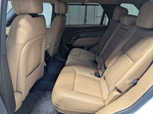 Used 2024 Land Rover Range Rover Sport SE AWD/4WD image 9