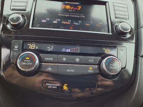 Used 2020 Nissan Rogue SV image 7