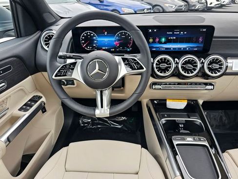 New 2026 Mercedes-Benz GLB 250 4MATIC image 31