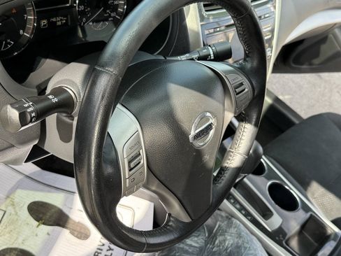 Used 2014 Nissan Altima 2.5 SV FWD image 7