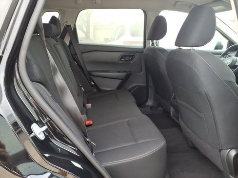 Used 2024 Nissan Rogue S image 15