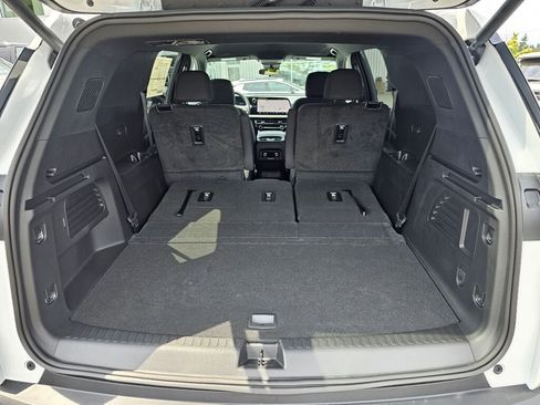 New 2026 Chevrolet Traverse LT image 24