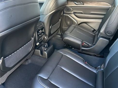 New 2026 Jeep Grand Cherokee L Limited w/ Limited Altitude Package AWD/4WD image 11