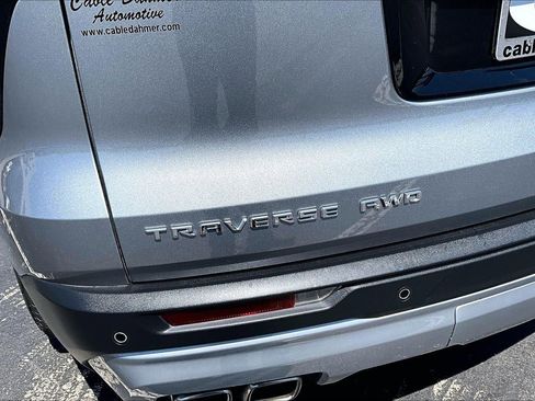 Used 2025 Chevrolet Traverse LT AWD/4WD image 8