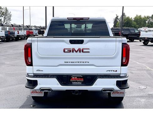 Used 2025 GMC Sierra 1500 AT4 w/ AT4 Premium Package AWD/4WD image 4