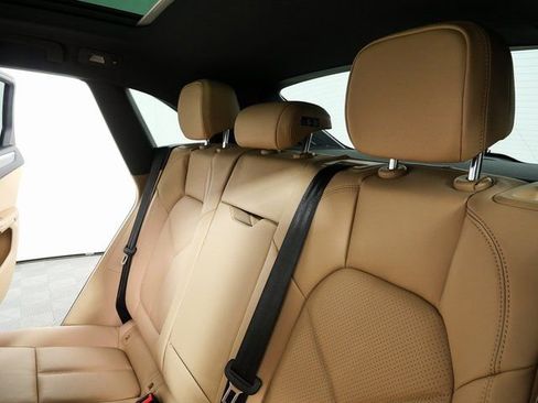 New 2026 Porsche Macan image 23
