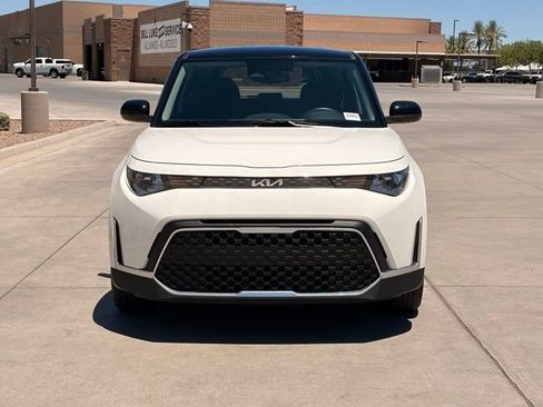 Used 2025 Kia Soul S FWD image 3