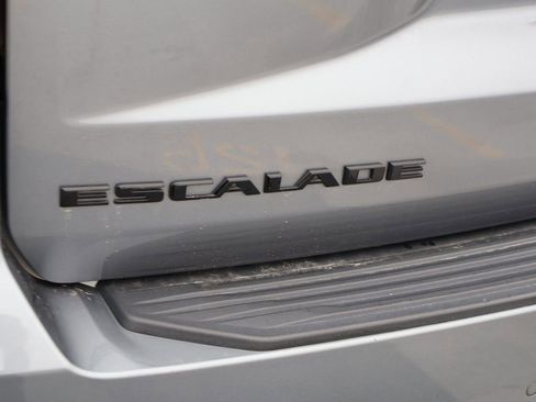 Used 2021 Cadillac Escalade ESV Sport Platinum w/ LPO, ONYX Package image 15