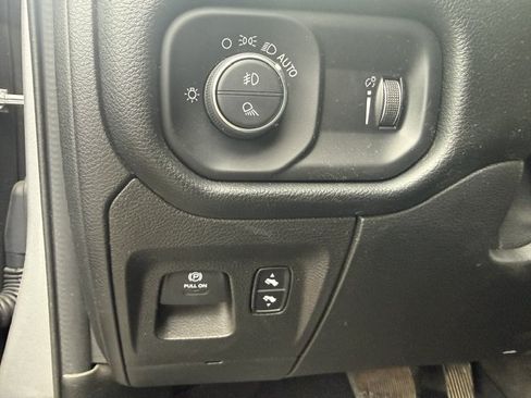 Used 2020 RAM 1500 Big Horn AWD/4WD image 9