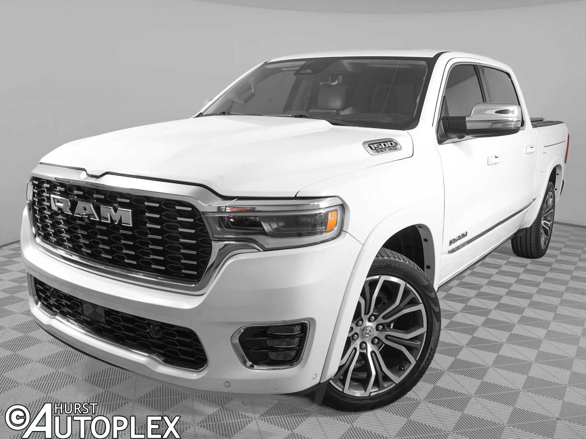 Used 2025 RAM 1500 Tungsten AWD/4WD image 1