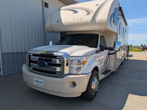 Used 2014 Ford F550 2WD Regular Cab Super Duty image 5