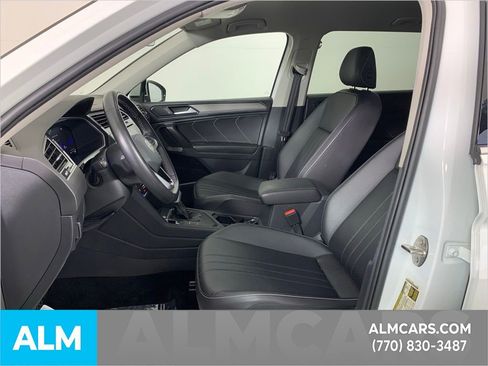 Used 2024 Volkswagen Tiguan SE image 18