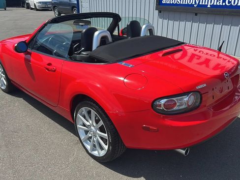 Used 2006 MAZDA MX-5 Miata Grand Touring RWD image 23
