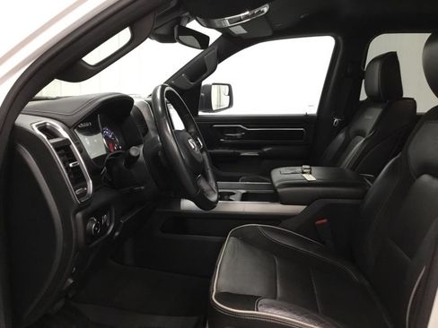 Used 2024 RAM 1500 Laramie AWD/4WD image 5