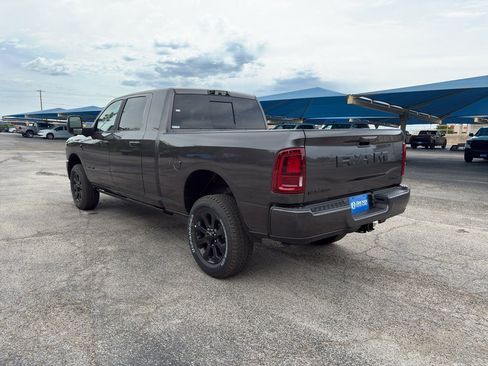 New 2026 RAM 2500 Laramie AWD/4WD image 8