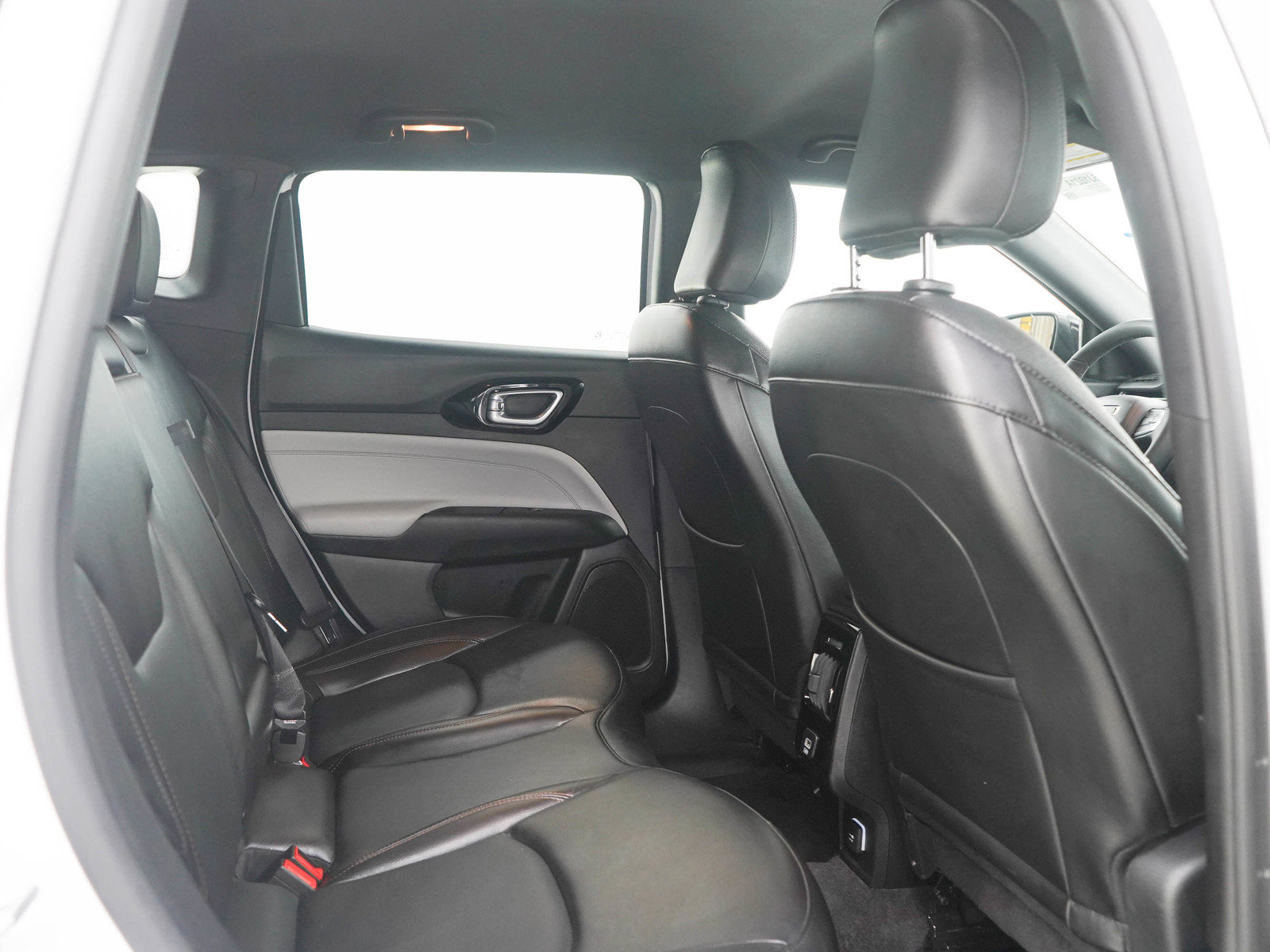 Used 2023 Jeep Compass Limited AWD/4WD image 13