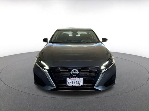 Used 2025 Nissan Altima 2.5 SV image 4