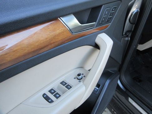 Used 2022 Audi Q5 2.0T Premium image 31