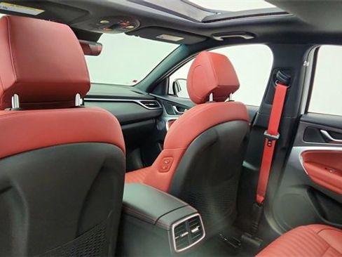 Used 2025 Genesis G70 2.5T w/ Sport Prestige Package image 31