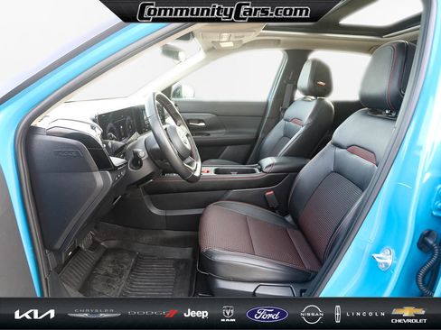 Used 2025 Nissan Kicks SR w/ SR Premium Package image 13