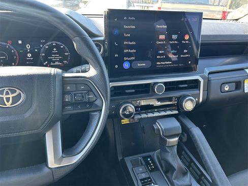 Used 2025 Toyota 4Runner Limited image 18