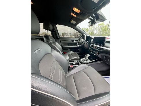 Used 2023 Kia Forte GT-Line w/ GT-Line Technology Package FWD image 9