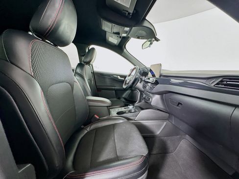 Used 2025 Ford Escape ST-Line image 30