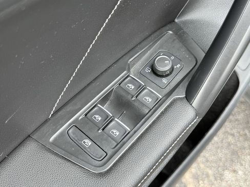 Used 2022 Volkswagen Tiguan SEL R-Line AWD/4WD image 11