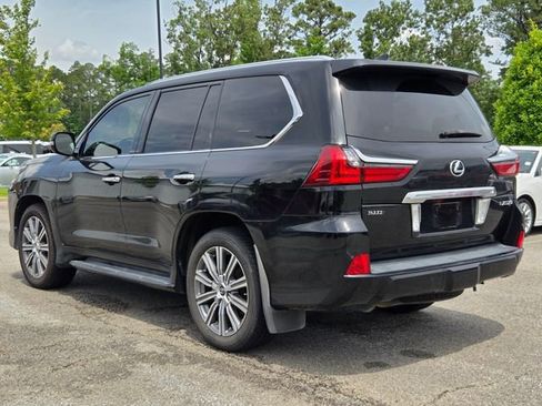 Used 2017 Lexus LX 570 4WD w/ Luxury Package image 3