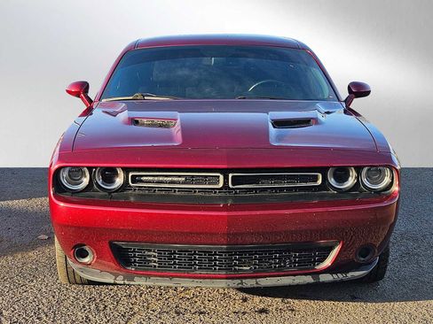 Used 2019 Dodge Challenger SXT image 8