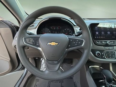 Used 2024 Chevrolet Malibu LT FWD image 12