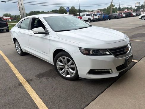 Used 2018 Chevrolet Impala LT FWD image 2
