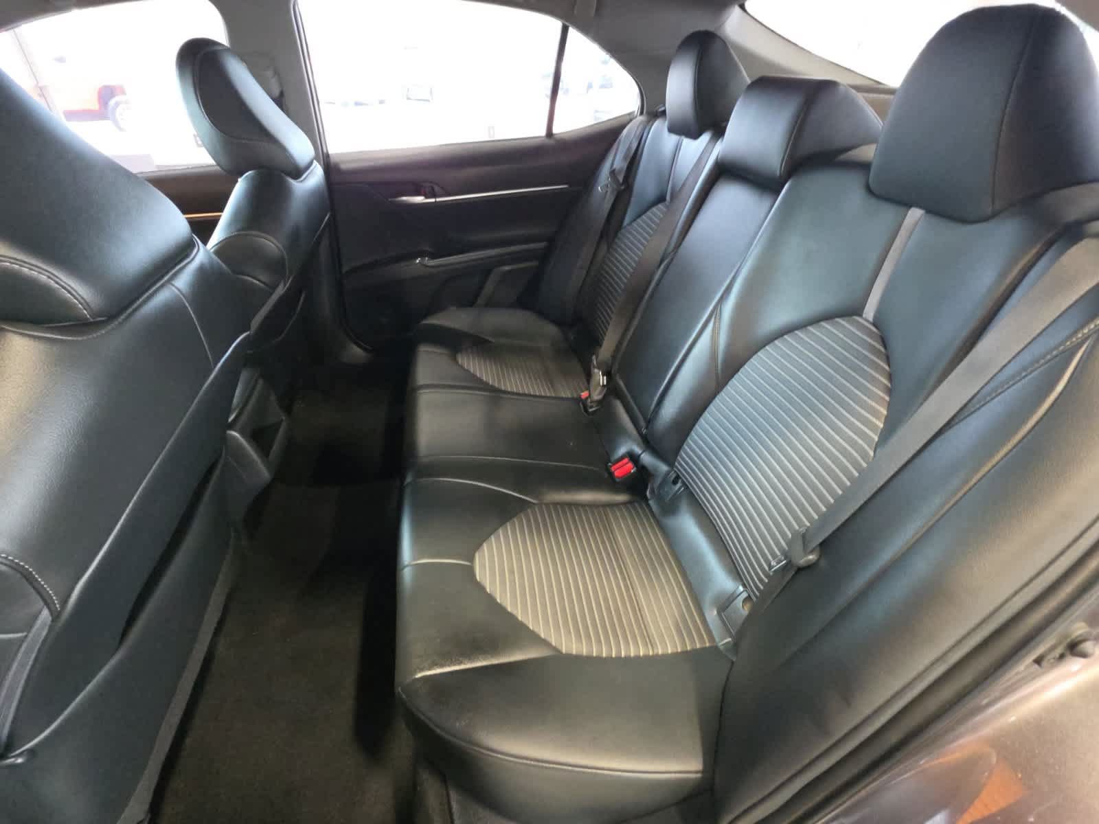 Used 2022 Toyota Camry SE FWD image 28