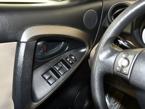 Used 2011 Toyota RAV4 2WD w/ Upgrade Value Pkg image 31