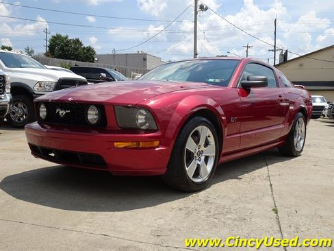 Used 2006 Ford Mustang GT RWD image 3