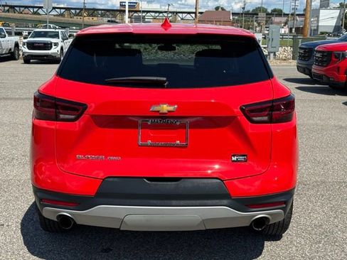 Used 2025 Chevrolet Blazer LT image 4