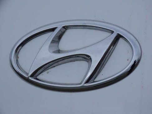 Used 2023 Hyundai Kona SE image 11