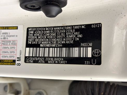 Used 2021 Toyota C-HR LE FWD image 31